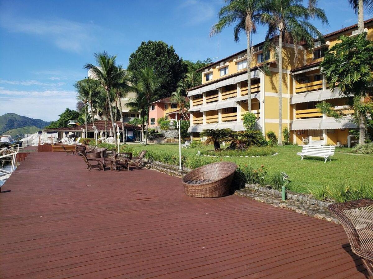 Condomínio com piscina, churrasqueira, sauna e MARINA P LANCHA - WiFi 200Mbps - 1qt e sala com 2 ar condicionados Angra dos Reis Exterior foto