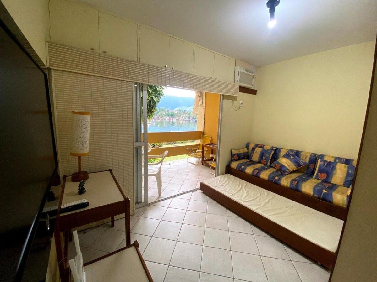 Condomínio com piscina, churrasqueira, sauna e MARINA P LANCHA - WiFi 200Mbps - 1qt e sala com 2 ar condicionados Angra dos Reis Exterior foto