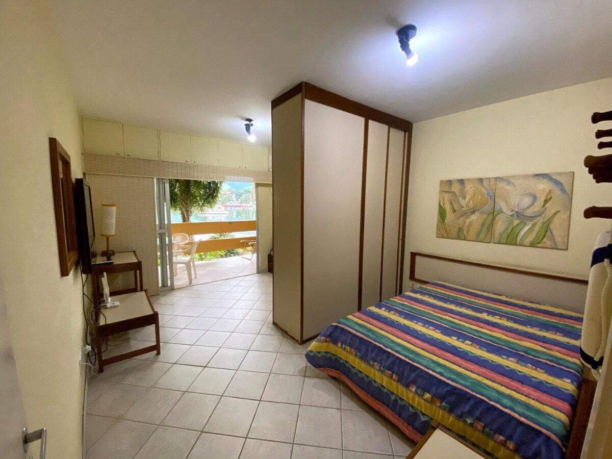 Condomínio com piscina, churrasqueira, sauna e MARINA P LANCHA - WiFi 200Mbps - 1qt e sala com 2 ar condicionados Angra dos Reis Exterior foto